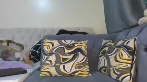 cilia petite online show from May 6, 2026, 10:04 pm