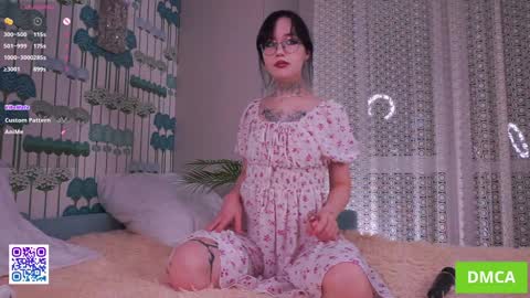   L  online show from November 14, 2025, 5:33 pm