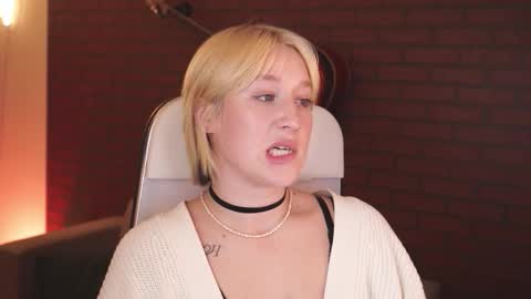 Snapshot of cinbellamy chatting on September 15, 2025, 4:40 pm Cin Bellamy online show from September 15, 2025, 4:40 pm