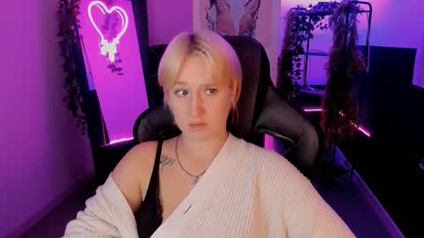 Snapshot of cinbellamy chatting on September 25, 2025, 5:44 am Cin Bellamy online show from September 25, 2025, 5:44 am