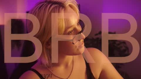 Snapshot of cinbellamy chatting on October 26, 2025, 2:17 am Cin Bellamy online show from October 26, 2025, 2:17 am