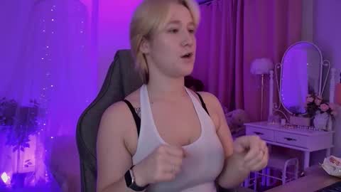 Snapshot of cinbellamy chatting on November 5, 2025, 5:07 am Cin Bellamy online show from November 5, 2025, 5:07 am