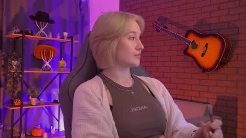 Cin Bellamy online show from March 15, 2026, 4:07 am