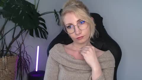 Snapshot of cinderellamoon chatting on May 5, 2026, 5:26 am Cinderella online show from May 5, 2026, 5:26 am