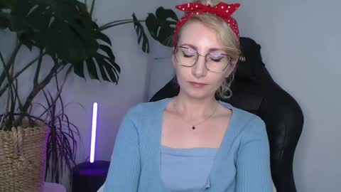 Snapshot of cinderellamoon chatting on May 6, 2026, 5:25 am Cinderella online show from May 6, 2026, 5:25 am