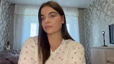 Snapshot of cinderellavanstee chatting on July 11, 2026, 2:31 pm Caroline online show from July 11, 2026, 2:31 pm
