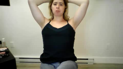 Snapshot of cindyfitness chatting on October 25, 2025, 11:10 pm cindyfitness online show from October 25, 2025, 11:10 pm