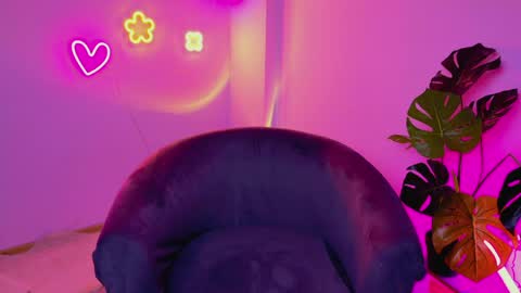 cindylovesmith online show from April 29, 2026, 4:27 am