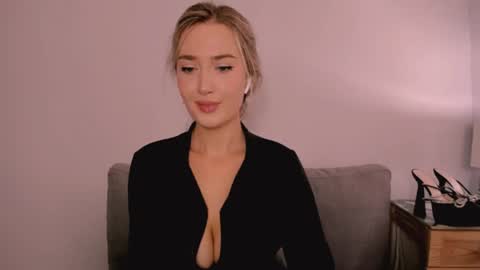cindyprettywomen online show from July 27, 2026, 4:14 pm