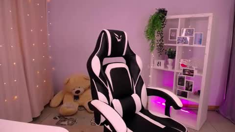 Cindy online show from October 21, 2025, 4:13 am