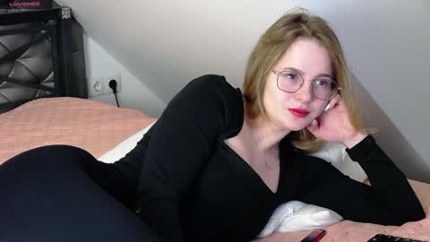 Snapshot of cindywood chatting on December 11, 2024, 6:04 am Cindy online show from December 11, 2024, 6:04 am