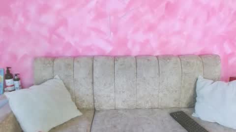 cinna__ online show from February 22, 2026, 5:22 pm