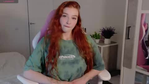 Snapshot of cinnabongirls chatting on October 4, 2025, 1:58 am Maddy online show from October 4, 2025, 1:58 am