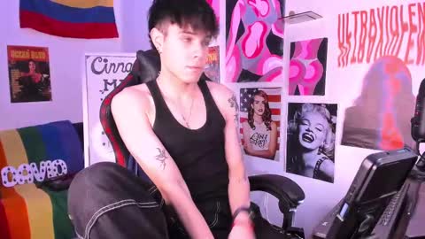 David     Independent Model online show from February 17, 2025, 4:20 am
