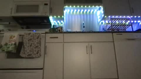Snapshot of cinnamonpeaches chatting on August 3, 2026, 10:35 pm Carmen online show from August 3, 2026, 10:35 pm