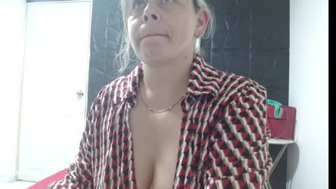 cinthia1609 online show from January 3, 2025, 12:00 am