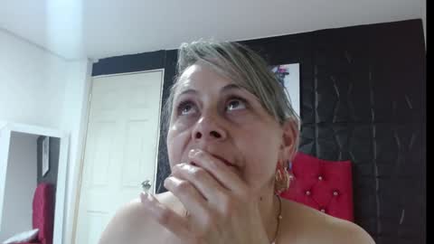 cinthia1609 online show from January 15, 2025, 10:02 pm