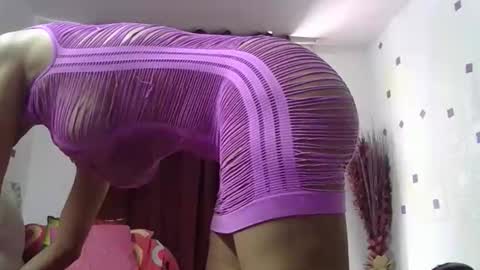 Snapshot of cinthia2525 chatting on September 26, 2025, 10:30 am cinthia2525 online show from September 26, 2025, 10:30 am