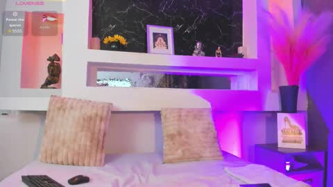 Cinthya  online show from March 23, 2026, 12:42 pm