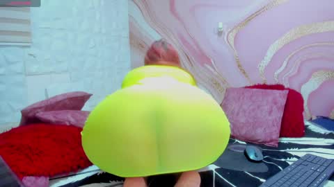  CINTIA  online show from January 8, 2025, 2:56 pm