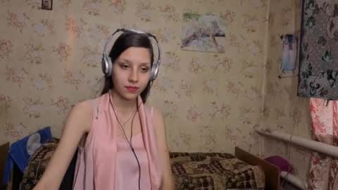 Lisa Salivan online show from October 29, 2025, 10:17 am