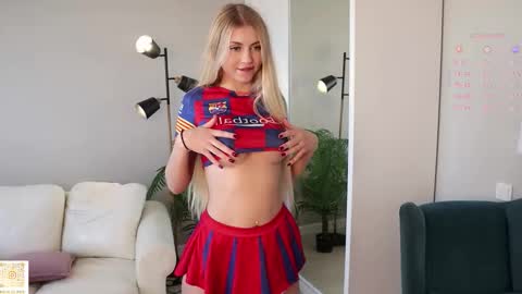 Snapshot of cirilada chatting on October 21, 2025, 7:53 am Sandy online show from October 21, 2025, 7:53 am