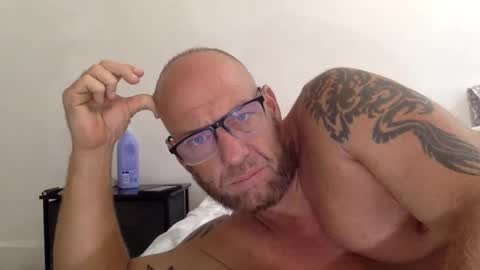 . online show from November 5, 2025, 10:32 pm