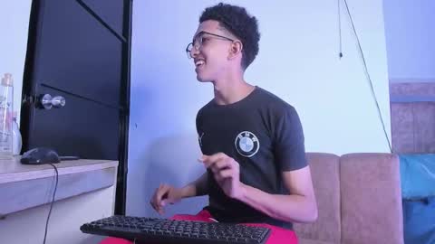 Snapshot of cj_davis1 chatting on October 10, 2025, 3:05 am cj_davis1 online show from October 10, 2025, 3:05 am