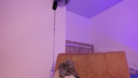 cj_davis1 online show from December 21, 2025, 2:13 pm