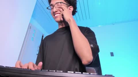 cj_davis1 online show from May 28, 2026, 4:10 am