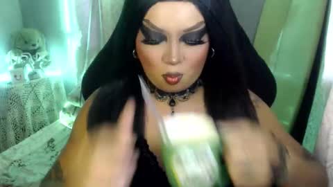 Snapshot of cj_parker69 chatting on June 8, 2026, 2:34 am QUEEN CESS online show from June 8, 2026, 2:34 am