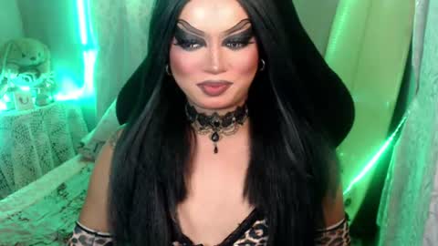 Snapshot of cj_parker69 chatting on June 18, 2026, 2:21 pm QUEEN CESS online show from June 18, 2026, 2:21 pm