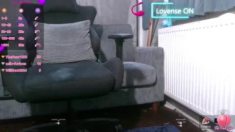 Snapshot of cjhouse96 chatting on November 5, 2025, 2:11 am cjhouse96 online show from November 5, 2025, 2:11 am