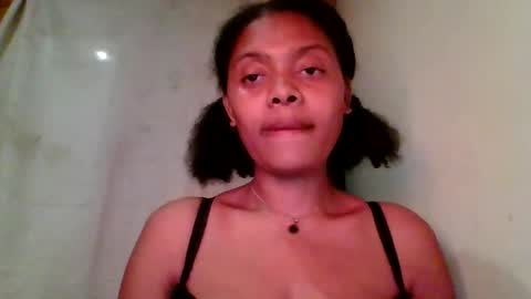 ckamilla45 online show from September 9, 2025, 6:18 pm