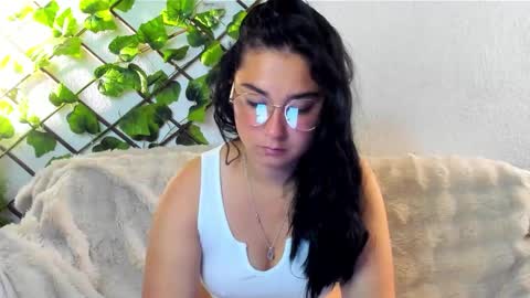 claiok online show from October 1, 2025, 1:22 am