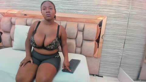 claire_bonny online show from December 17, 2025, 7:20 pm