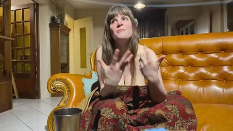 Claire Moulin online show from April 30, 2026, 8:57 pm