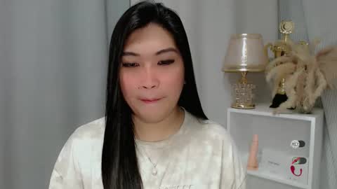 CLAIRE online show from May 5, 2026, 3:47 am