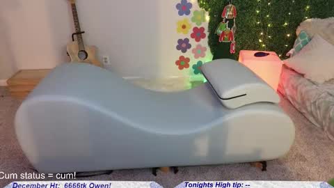 Snapshot of claireity chatting on December 14, 2025, 4:51 am Claire online show from December 14, 2025, 4:51 am