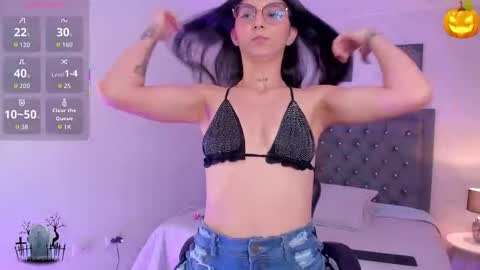 clairemillerx online show from October 29, 2025, 8:43 pm