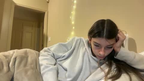 Snapshot of clairewalkerrr chatting on December 22, 2025, 9:23 pm clairewalkerrr online show from December 22, 2025, 9:23 pm