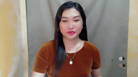 CLAIRE online show from December 12, 2024, 1:49 pm