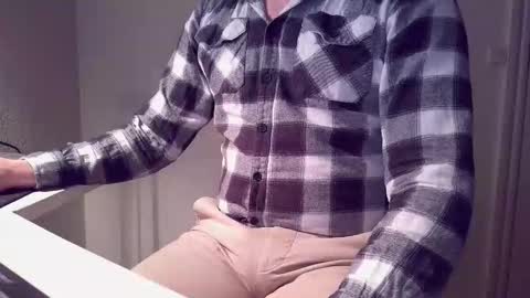 clamshive7 online show from February 3, 2026, 8:58 pm