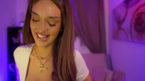 Clara smile online show from September 17, 2025, 6:53 pm