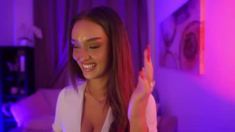 Clara smile online show from September 18, 2025, 6:43 pm