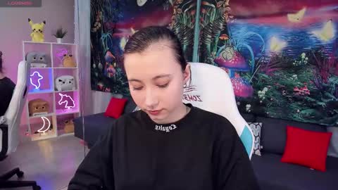 clarabenson online show from October 14, 2025, 6:31 pm