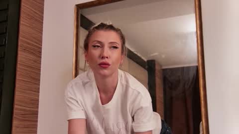 Clara online show from September 11, 2025, 3:50 am