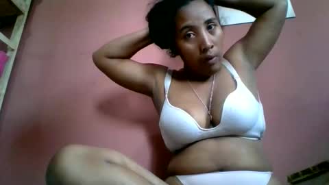 Clarah0123 online show from June 4, 2026, 8:53 am