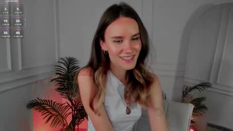 Snapshot of clare_ff chatting on September 18, 2025, 1:46 pm Claire online show from September 18, 2025, 1:46 pm