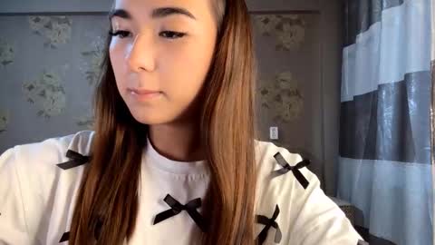 Snapshot of claribelatienza chatting on October 8, 2025, 9:07 am Yuna online show from October 8, 2025, 9:07 am